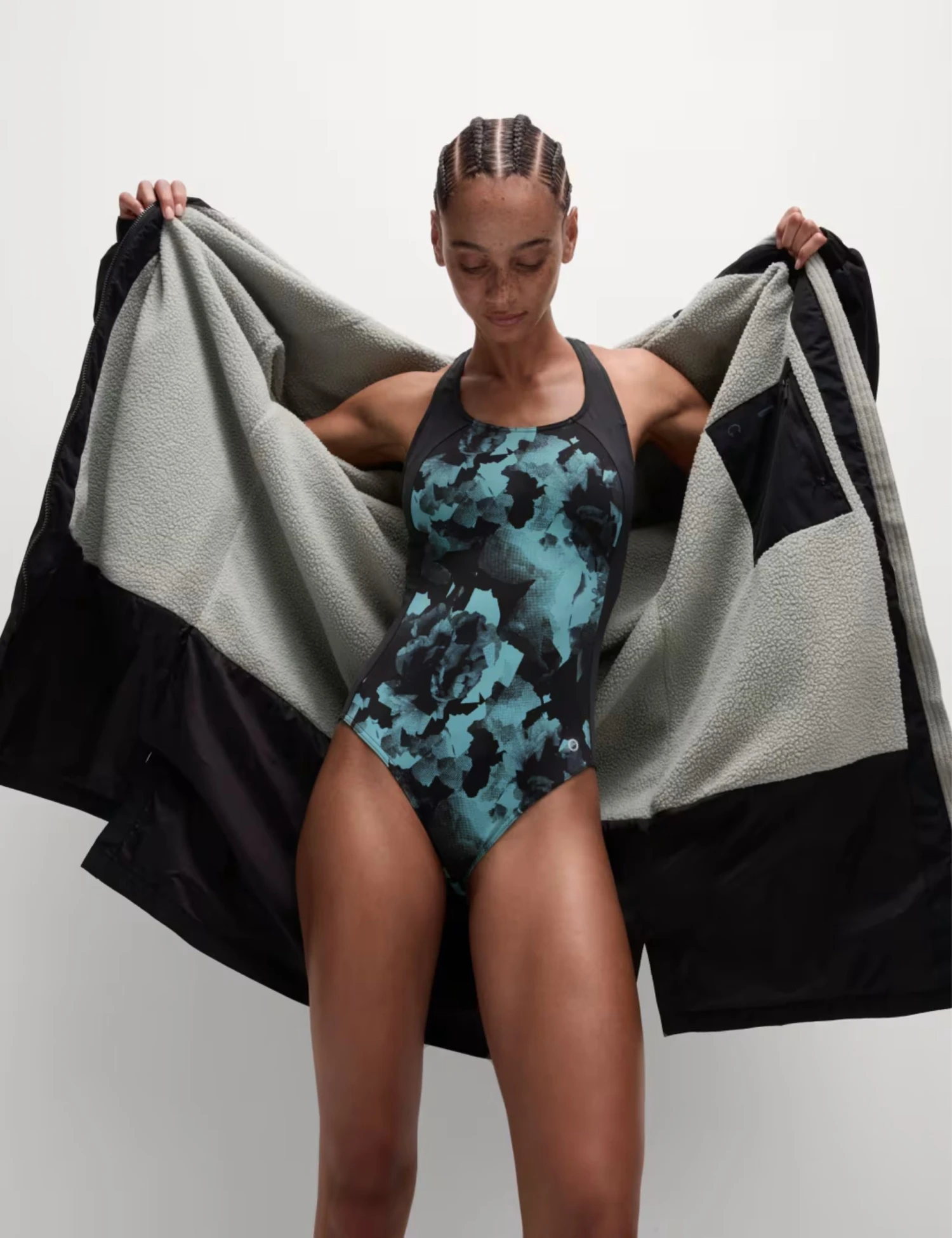 Oversized Waterproof Changing Robe with Thermal Borg Lining - Black 10 Oversized Waterproof Changing Robe with Thermal Borg Lining - Black - Image 8