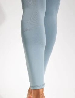 7/8 High Waisted Airlift Legging - Cosmic Grey -The Sports Edit Store Alo Yoga 7 8 HIGH WAIST AIRLIFT LEGGING W51314R COSMIC GREY 0004