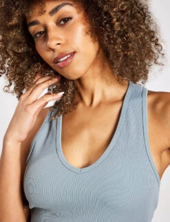 Goddess Ribbed Cropped Racerback Tank - Cosmic Grey -The Sports Edit Store Alo Yoga GODDESS RIBBED CROPPED RACERBACK TANK W9565R CG COSMIC GREY 0024