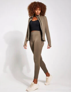 Born India Jacket - Walnut 13 Born India Jacket - Walnut -The Sports Edit Store BORN India Seamless Jacket Walnut 0002