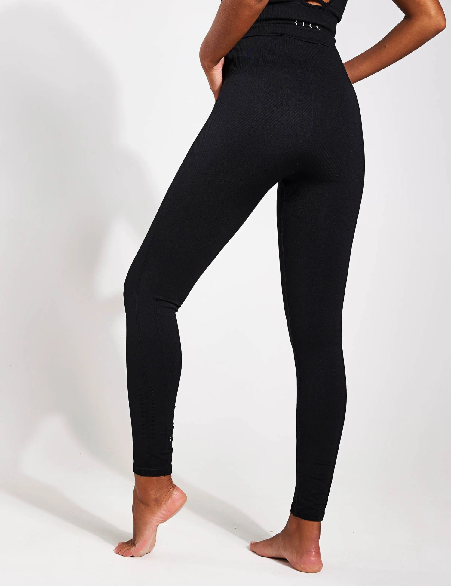 Born India Seamless Legging - Black 4 Born India Seamless Legging - Black - Image 2