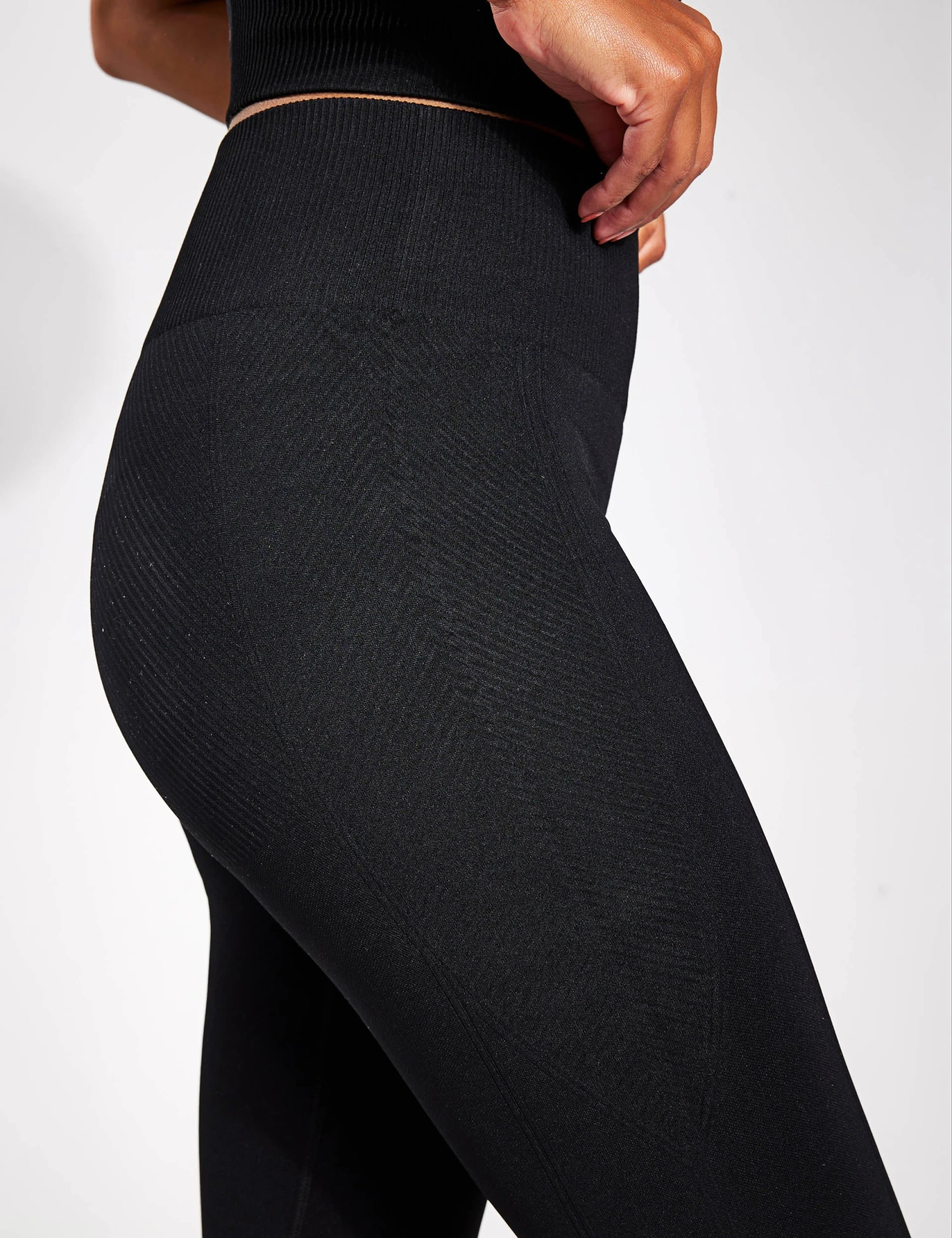 Born India Seamless Legging - Black 6 Born India Seamless Legging - Black - Image 4