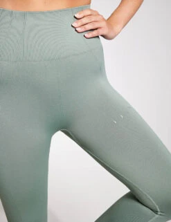 Born Nilay Seamless Legging - Sage -The Sports Edit Store BORN Nilay Seamless Legging I22SM80 L Sage 0004