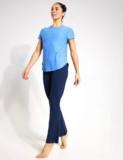 Beyond Yoga Featherweight On The Down Low Tee - Sky Blue Heather -The Sports Edit Store Beyond Yoga FEATHERWEIGHT ON THE DOWN LOW TEE LWSD7670BLU SKY BLUE HEATHER 0015