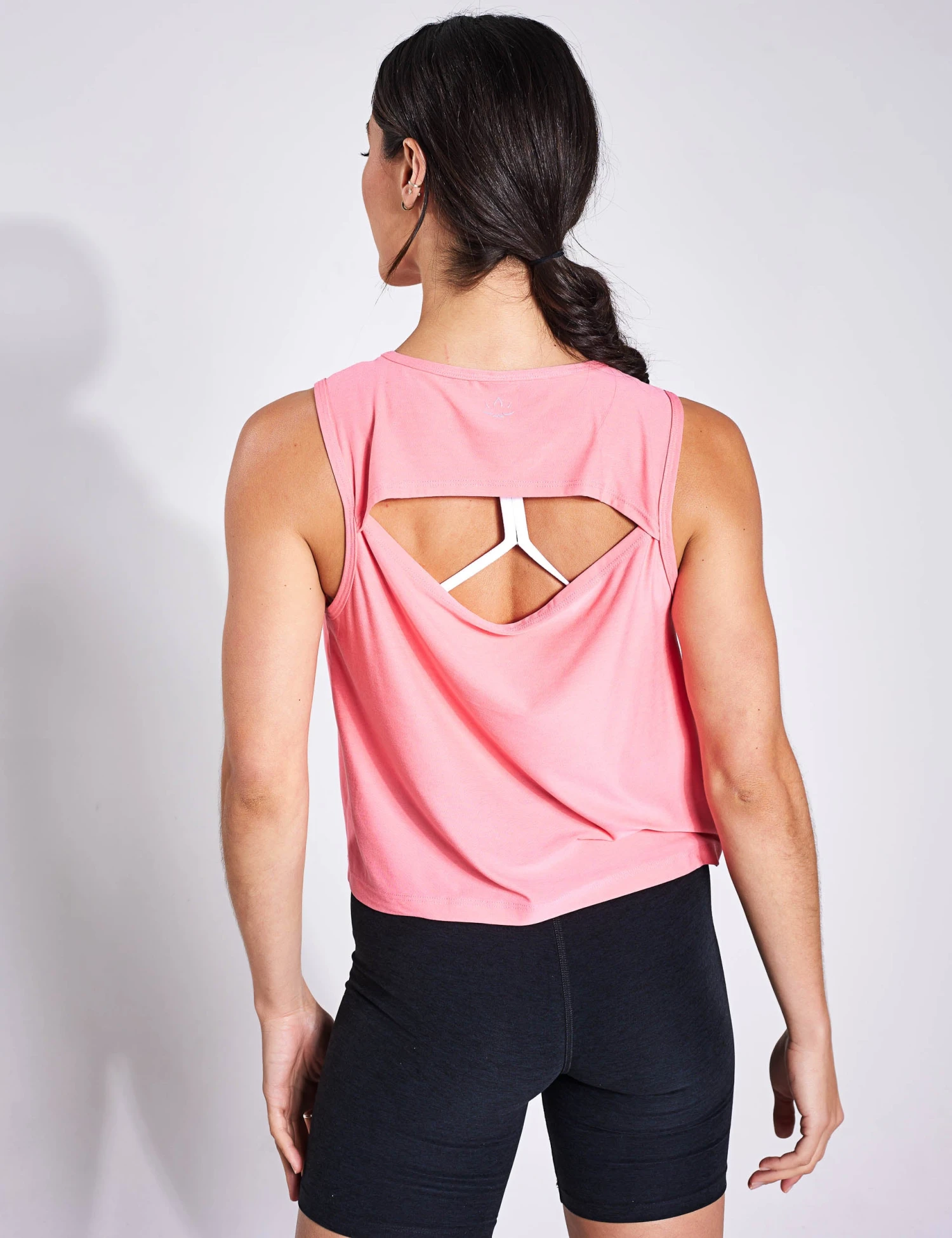 Beyond Yoga Featherweight New View Cropped Tank - Sun Kissed Coral Heather 4 Beyond Yoga Featherweight New View Cropped Tank - Sun Kissed Coral Heather - Image 2