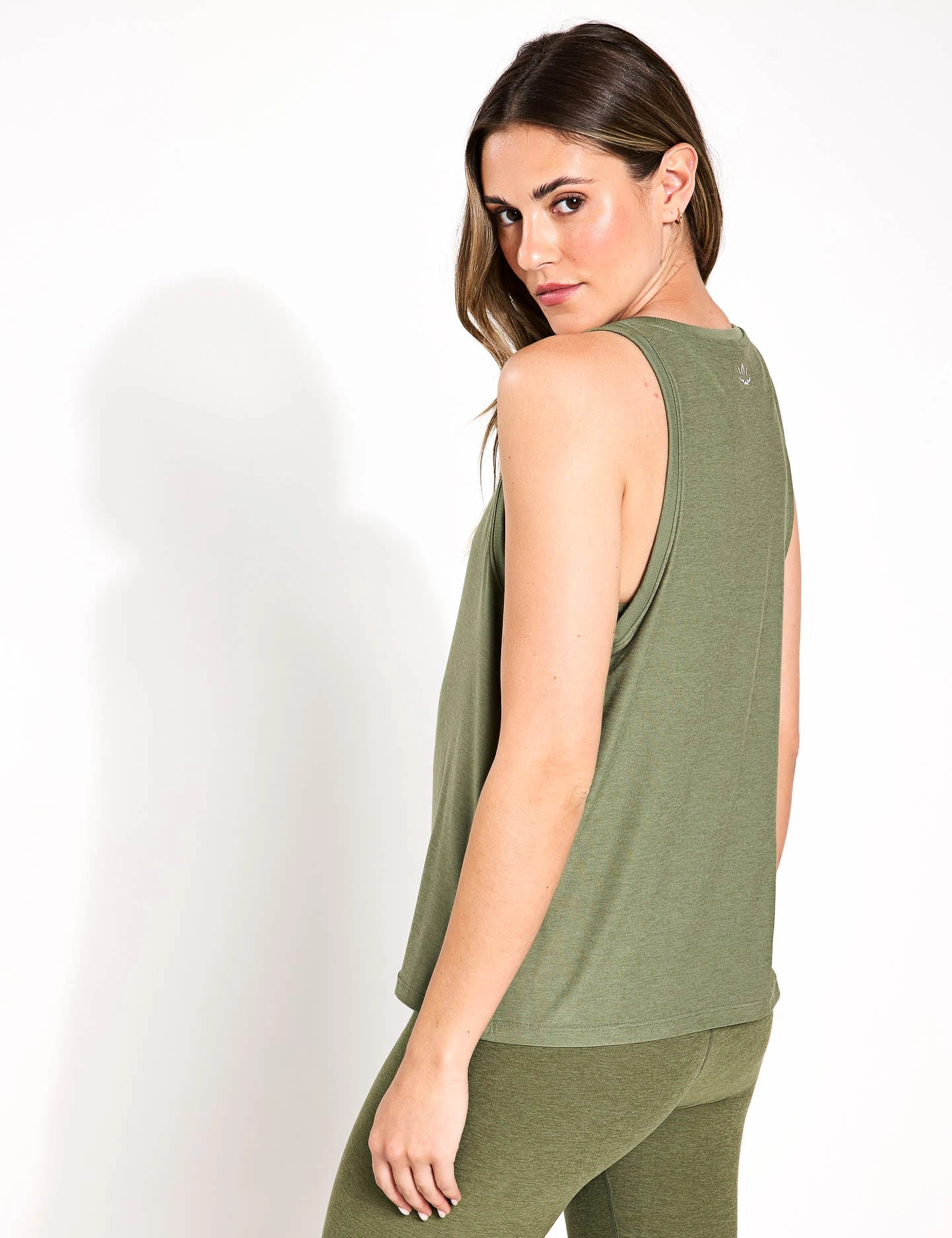 Beyond Yoga Featherweight Rebalance Tank - Moss Green Heather 4 Beyond Yoga Featherweight Rebalance Tank - Moss Green Heather - Image 2