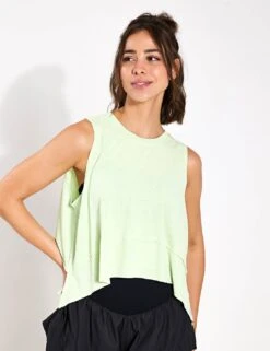 Cropped Running Tank Top for Women - Breathable Curved Hem Workout Shirt - Lemon Grass