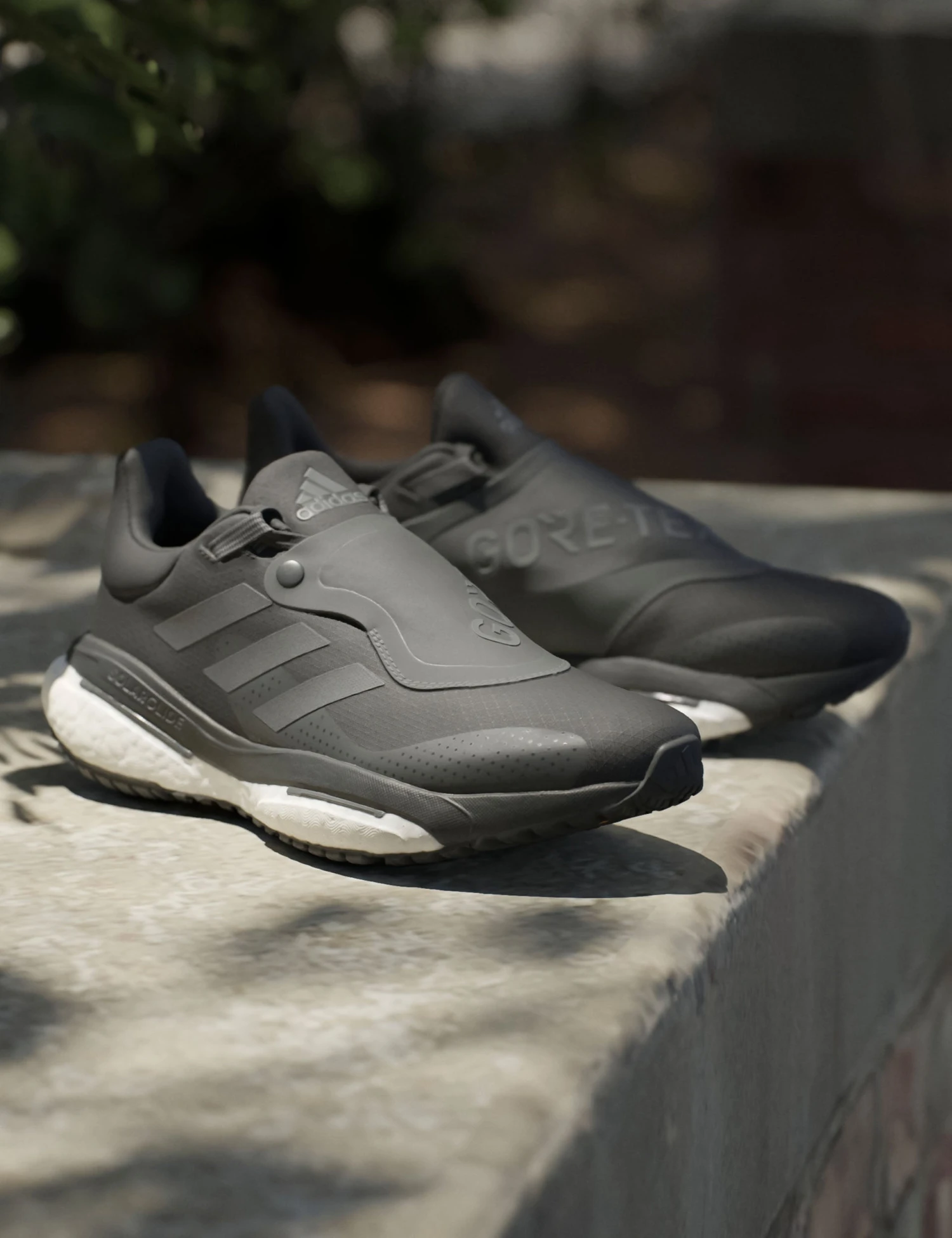 ADIDAS Solar Glide 5 GORE-TEX Shoes - Core Black/Grey Six/Carbon 4 ADIDAS Solar Glide 5 GORE-TEX Shoes - Core Black/Grey Six/Carbon - Image 2