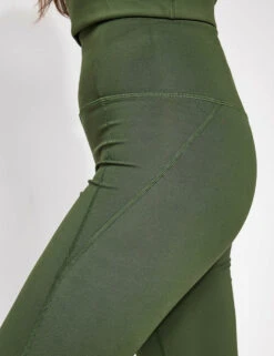 Compressive High Waisted Legging - Seaweed 9 Compressive High Waisted Legging - Seaweed -The Sports Edit Store Girlfriend Collective COMPRESSIVE HIGH RISE LEGGING Long 4007 BLF SEAWEED 0004
