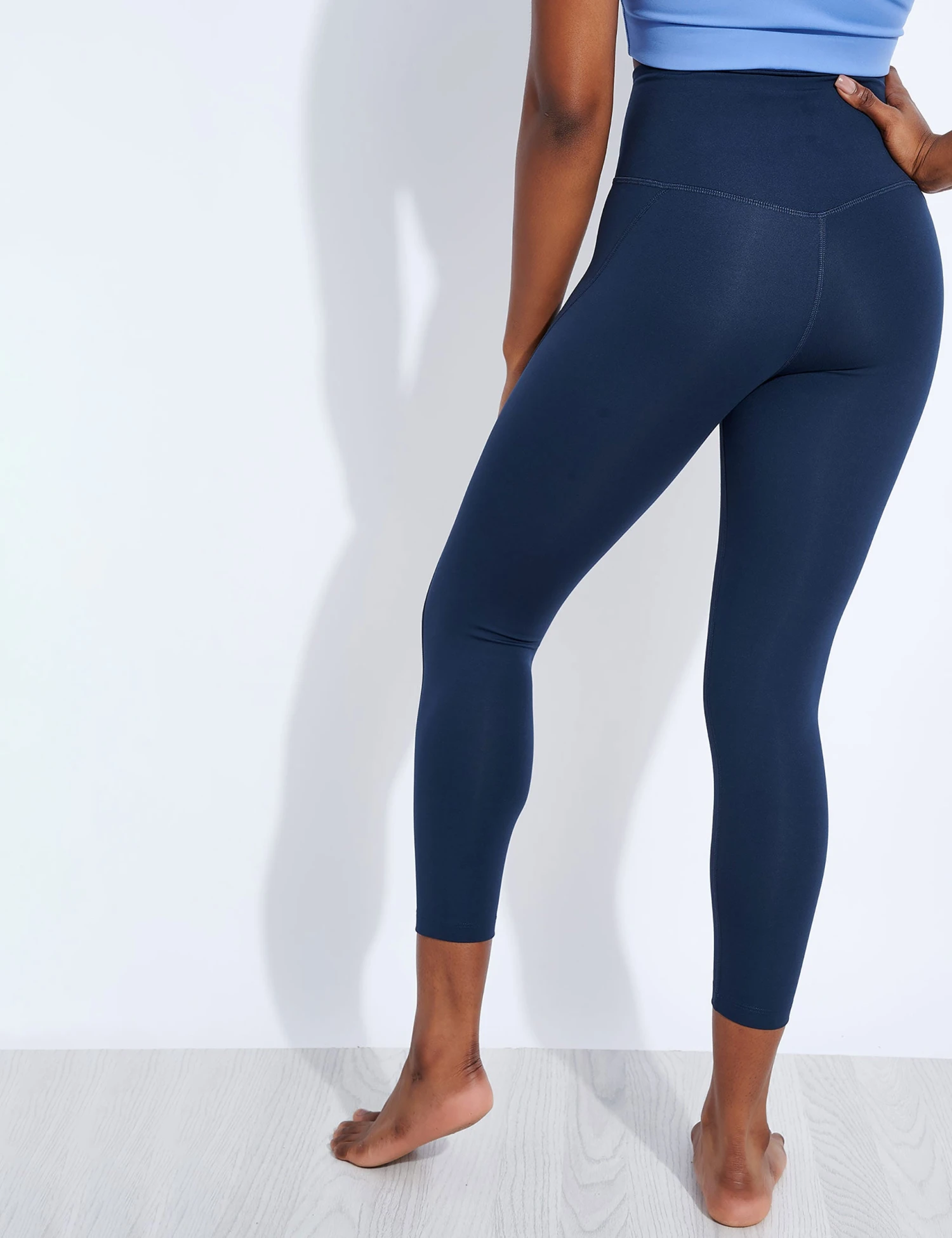 Compressive High Waisted 7/8 Legging - Midnight 5 Compressive High Waisted 7/8 Legging - Midnight - Image 3