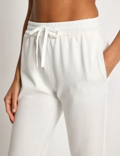 Aimie Relaxed Fit Jogger - Off White 8 Aimie Relaxed Fit Jogger - Off White -The Sports Edit Store Lilybod AIMIE Relaxed Fit Jogger LL85W OWT Off White 0028
