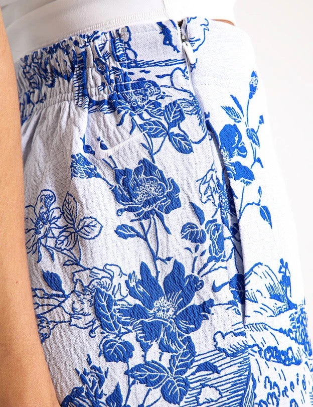 Nike Sportswear Collection Jacquard Track Pants - White/Hyper Royal 5 Nike Sportswear Collection Jacquard Track Pants - White/Hyper Royal - Image 3