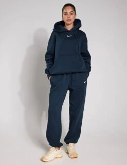 Nike Sportswear Phoenix Fleece Oversized Sweatpants - Armory Navy/Sail -The Sports Edit Store Nike Sportswear Phoenix Fleece Oversized Sweatpants Armory Navy Sail FZ5996 478ARMORY NAVY SAILS 0028