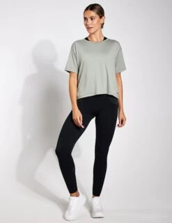 Under Armour Motion Short Sleeve - Grove Green/Colorado Sage -The Sports Edit Store UA Motion Short Sleeve T Shirt Grove Green 0008