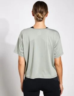 Under Armour Motion Short Sleeve - Grove Green/Colorado Sage -The Sports Edit Store UA Motion Short Sleeve T Shirt Grove Green 0011