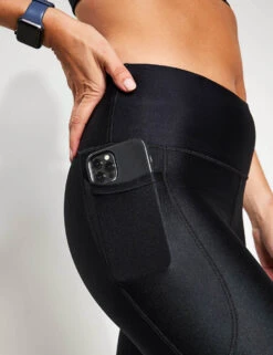 Under Armour HeatGear Armour No-Slip Waistband Capris - Black/White -The Sports Edit Store Under Armour Armour Hi Capri 1365334 001 Black White 0004