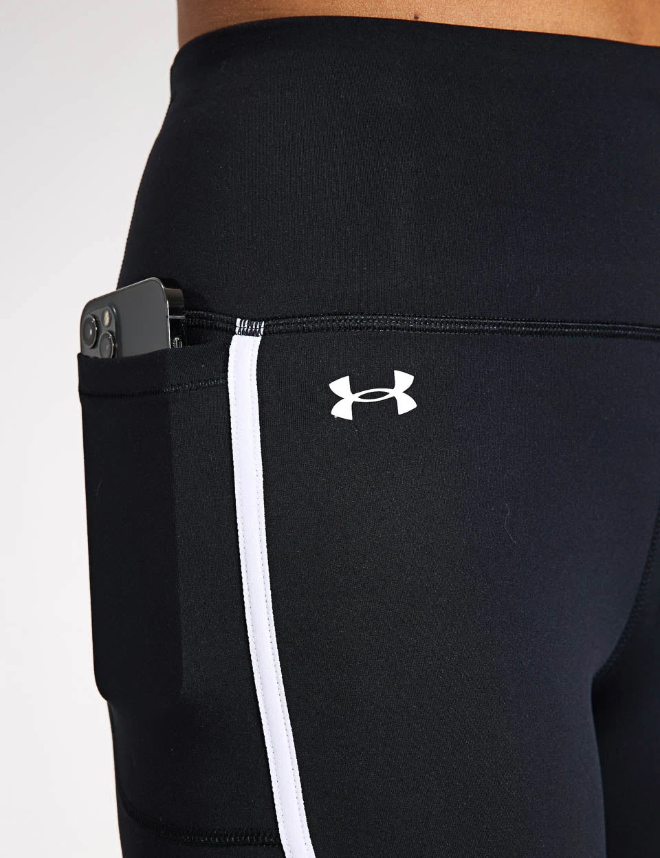 Under Armour Motion Piped Leggings - Black/White 5 Under Armour Motion Piped Leggings - Black/White - Image 3