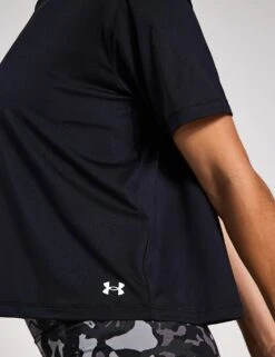 Under Armour Motion Short Sleeve - Black/White 8 Under Armour Motion Short Sleeve - Black/White -The Sports Edit Store Under Armour Motion Short Sleeve Black White 1379178 003S 0022