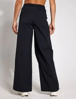 Under Armour Unstoppable Woven Parachute Pants - Black -The Sports Edit Store Under Armour Unstoppable Woven Parachute Pants Black 6000276 001S 0004