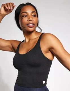 Vuori Halo Performance Crop - Black