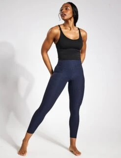 Vuori Halo Performance Crop - Black 9 Vuori Halo Performance Crop - Black -The Sports Edit Store VUORI HALO PERFORMANCE CROP VW1005 HBK BLACK HEATHER 0002