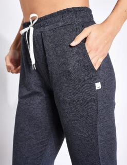 Vuori Performance Jogger - Charcoal Heather -The Sports Edit Store VUORI PERFORMANCE JOGGER VW303 HCC CHARCOAL HEATHER 0019 d6f7b2d2 c0a6 479c a331 25ff5072fd7c