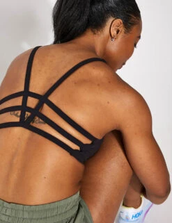 Vuori Yosemite Bra - Black -The Sports Edit Store VUORI YOSEMITE BRA VW104 BLK BLACK 0025