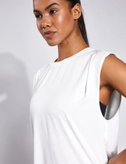 Varley Calgary Boxy Tank - Cloud Dancer -The Sports Edit Store Varley CALGARY BOXY TANK VAR01444 Cloud Dancer 0020