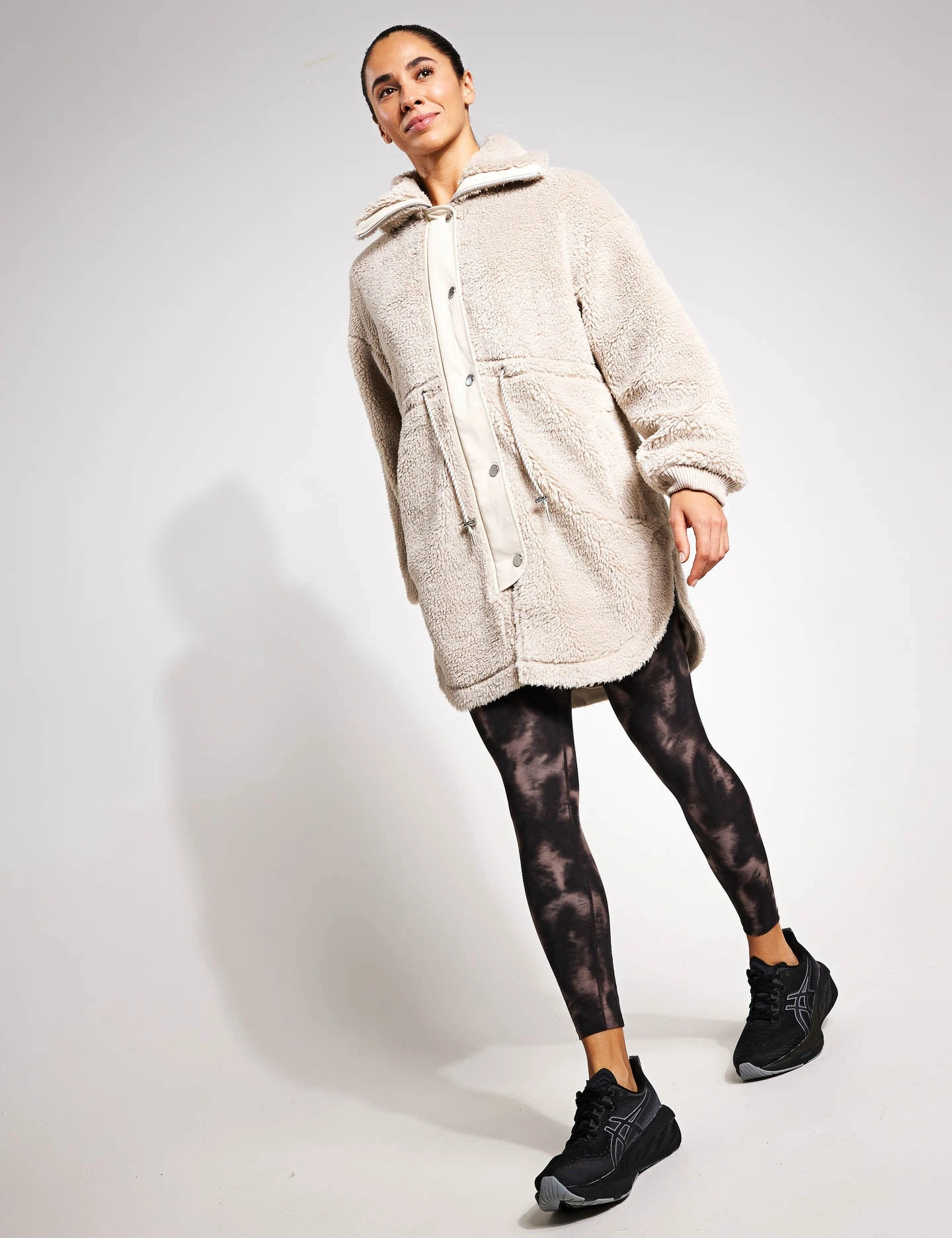 Varley Jamie Sherpa Jacket - Chateau Grey/Sandshell 5 Varley Jamie Sherpa Jacket - Chateau Grey/Sandshell - Image 3