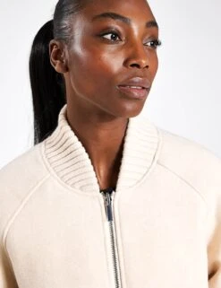 Varley Reno Reversible Quilt Jacket - Sandshell 10 Varley Reno Reversible Quilt Jacket - Sandshell -The Sports Edit Store Varley reno reversible quilt jacket VAR01746 SAND sandshell 0018