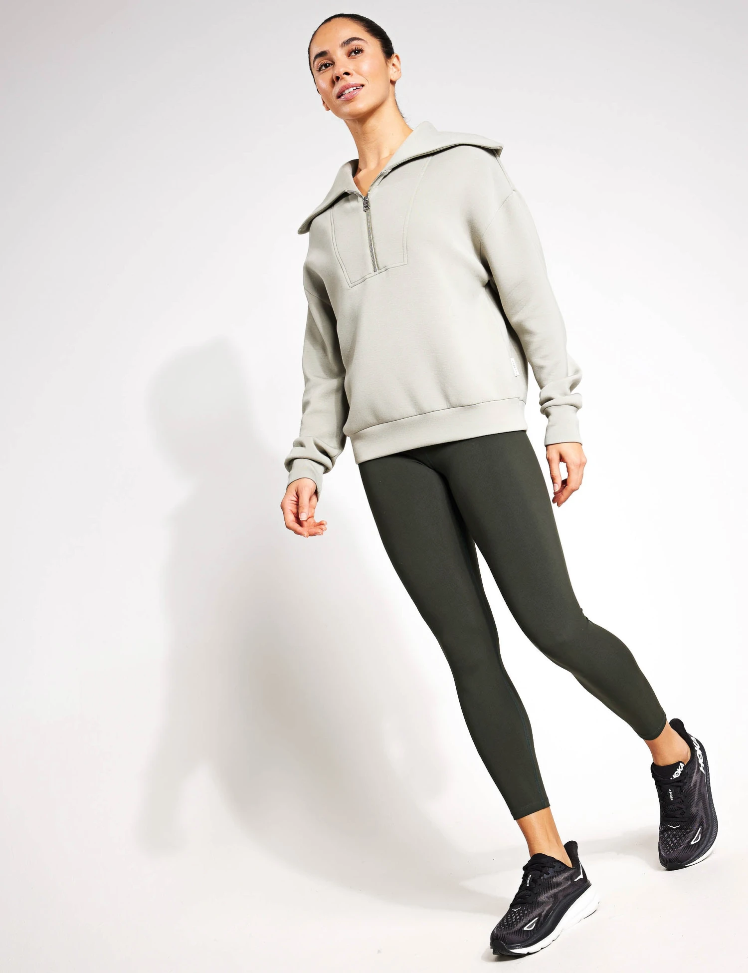 Varley Yates Half-Zip Sweat - Seagrass 6 Varley Yates Half-Zip Sweat - Seagrass - Image 4