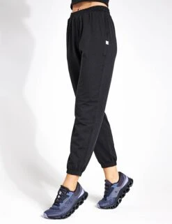 Vuori Boyfriend Jogger - Black Heather