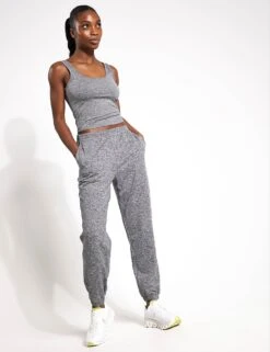 Vuori Boyfriend Jogger - Heather Grey -The Sports Edit Store Vuori Boyfriend Jogger VW457 HTG Heather Grey 0002