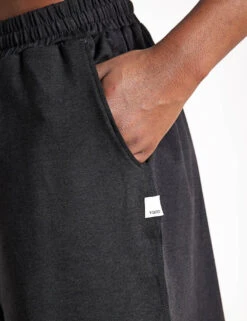 Vuori Boyfriend Short - Black Heather 9 Vuori Boyfriend Short - Black Heather -The Sports Edit Store Vuori Boyfriend Short VW3007 HBK Black Heather 0023