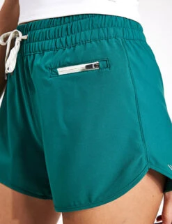 Vuori Clementine 4" Short 2.0 - Ivy 8 Vuori Clementine 4" Short 2.0 - Ivy -The Sports Edit Store Vuori Clementine 4 Short 2 0 VW3004 IVY Ivy 0036