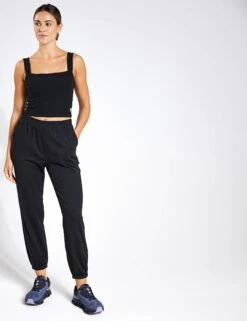 Vuori Elevation Square Neck Tank - Black Heather 8 Vuori Elevation Square Neck Tank - Black Heather -The Sports Edit Store Vuori Elevation Square Neck Tank VW1080 HBK Black Heather 0009