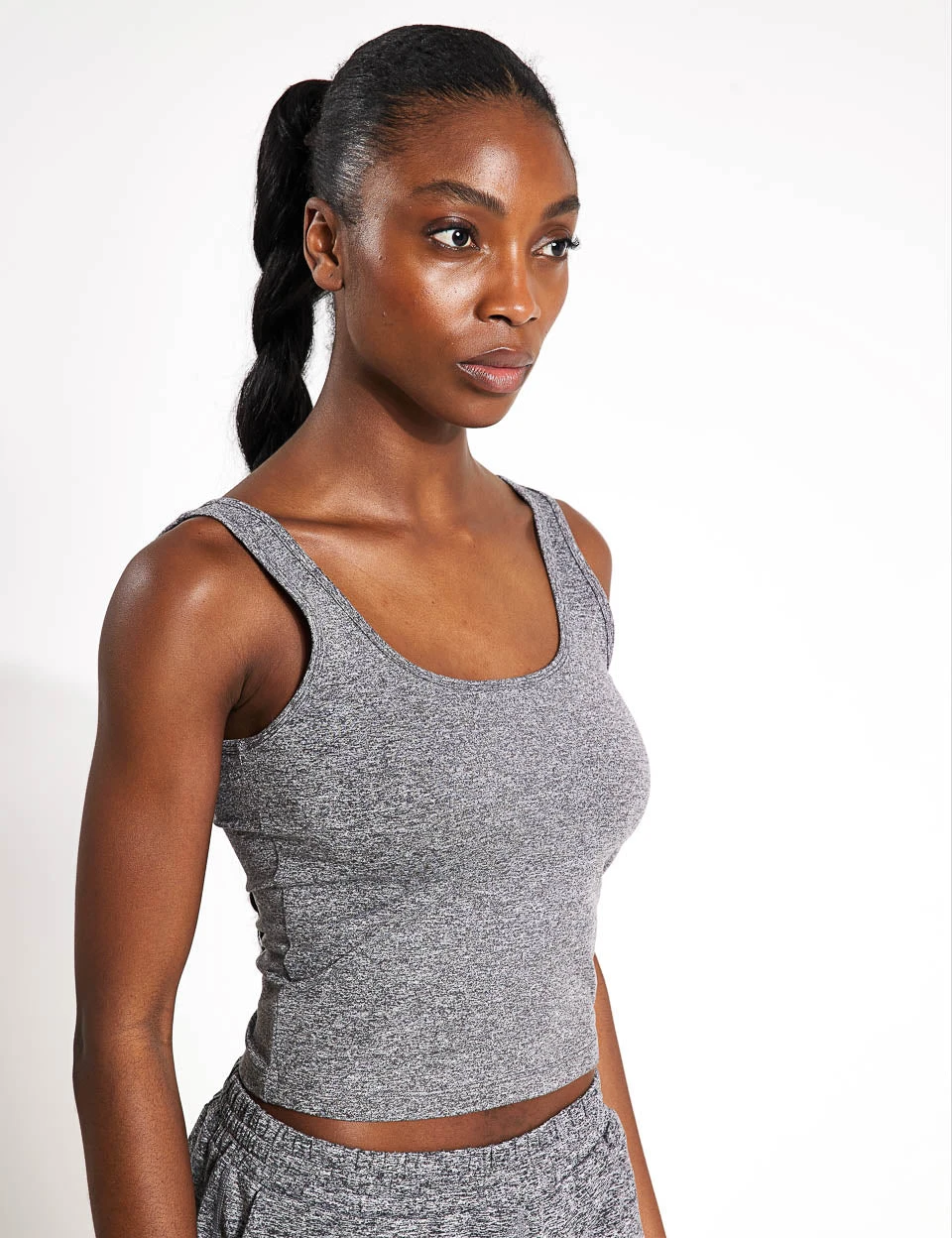 Vuori Halo Essential Tank - Heather Grey 3 Vuori Halo Essential Tank - Heather Grey