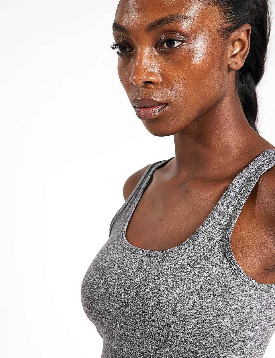 Vuori Halo Essential Tank - Heather Grey 6 Vuori Halo Essential Tank - Heather Grey - Image 4