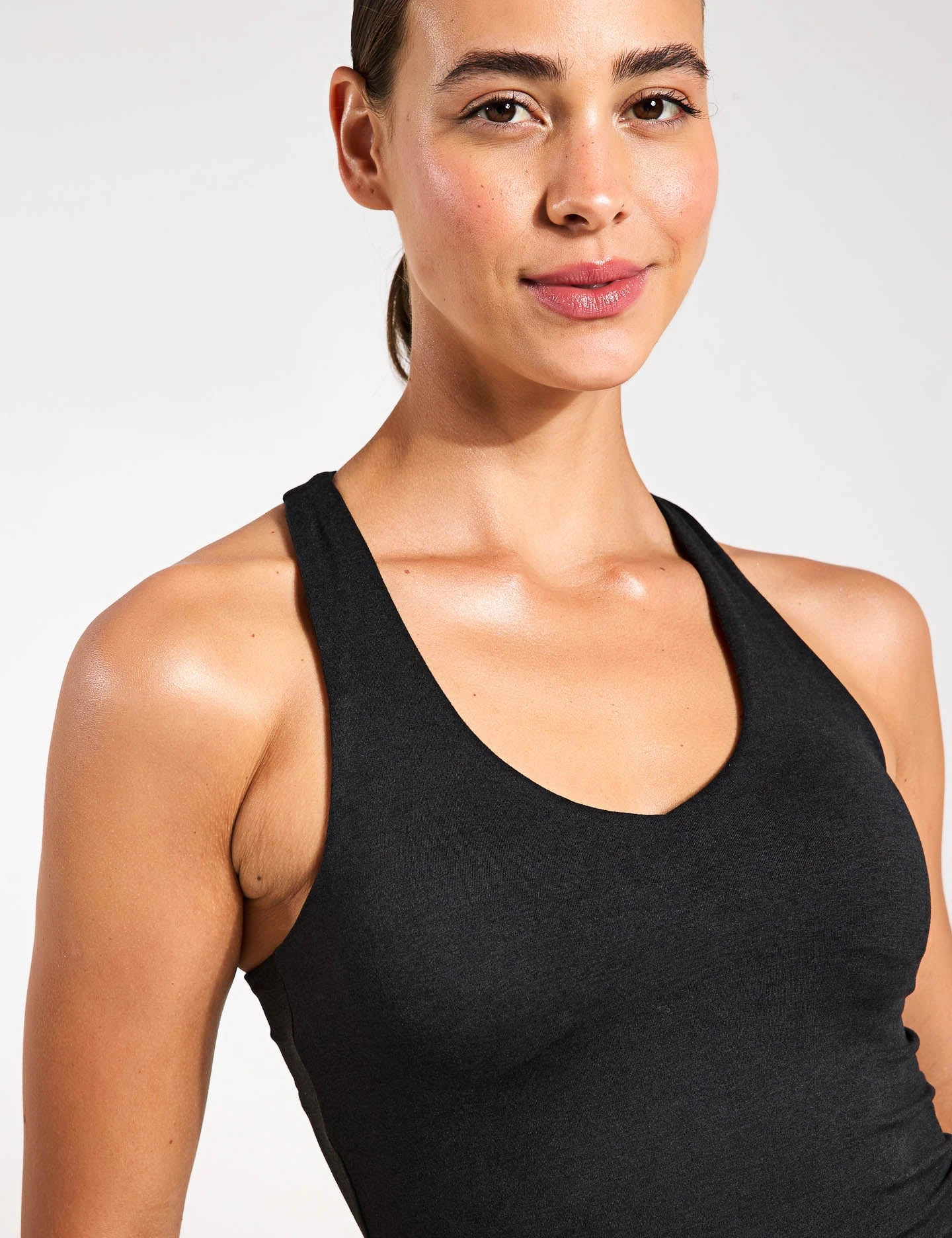 Vuori Halo Performance Crop 2.0 - Black Heather 5 Vuori Halo Performance Crop 2.0 - Black Heather - Image 3