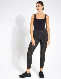 Vuori Studio Pocket Legging - Cocoa Spots -The Sports Edit Store Vuori Studio Pocket Legging VW446 CSO Cocoa Spots 0002