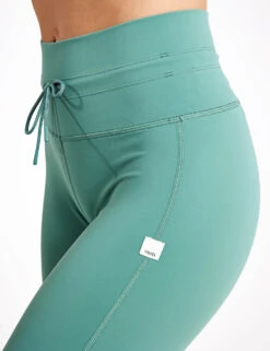 Vuori Daily Legging - Garland -The Sports Edit Store Vuori Yosemite Bra VW104 GRD Garland 0037