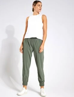 Vuori Villa Jogger - Army 8 Vuori Villa Jogger - Army -The Sports Edit Store Vuori womens villa jogger army 0015