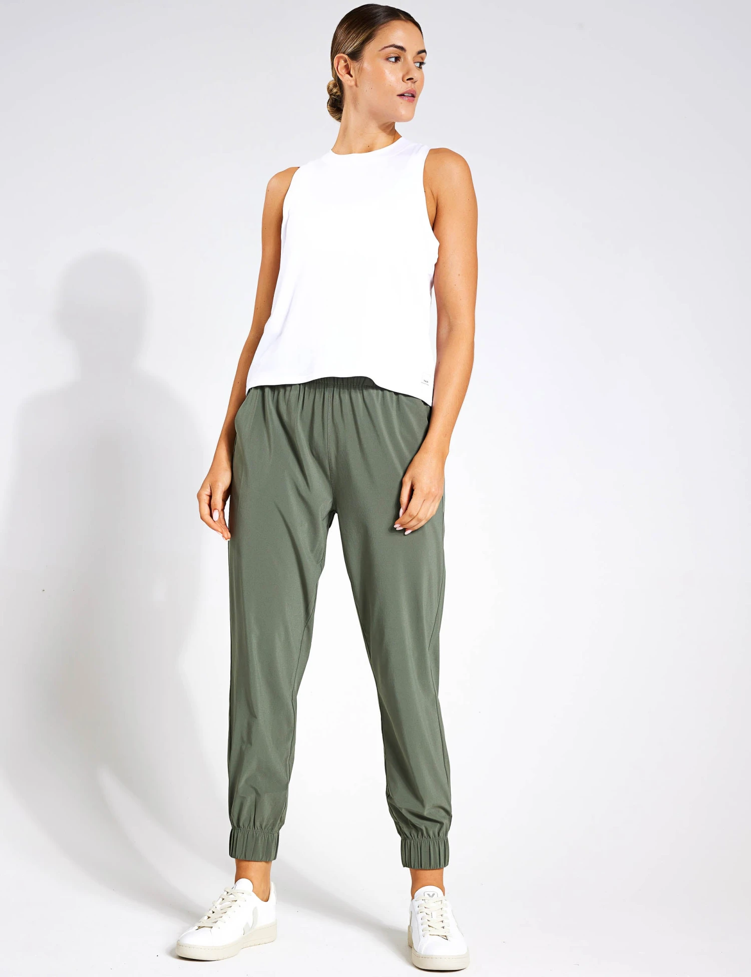 Vuori Villa Jogger - Army 5 Vuori Villa Jogger - Army - Image 3