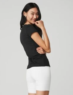 Alosoft Finesse Tee - Black -The Sports Edit Store alo yoga alosoft finesse tee black W1404R 4