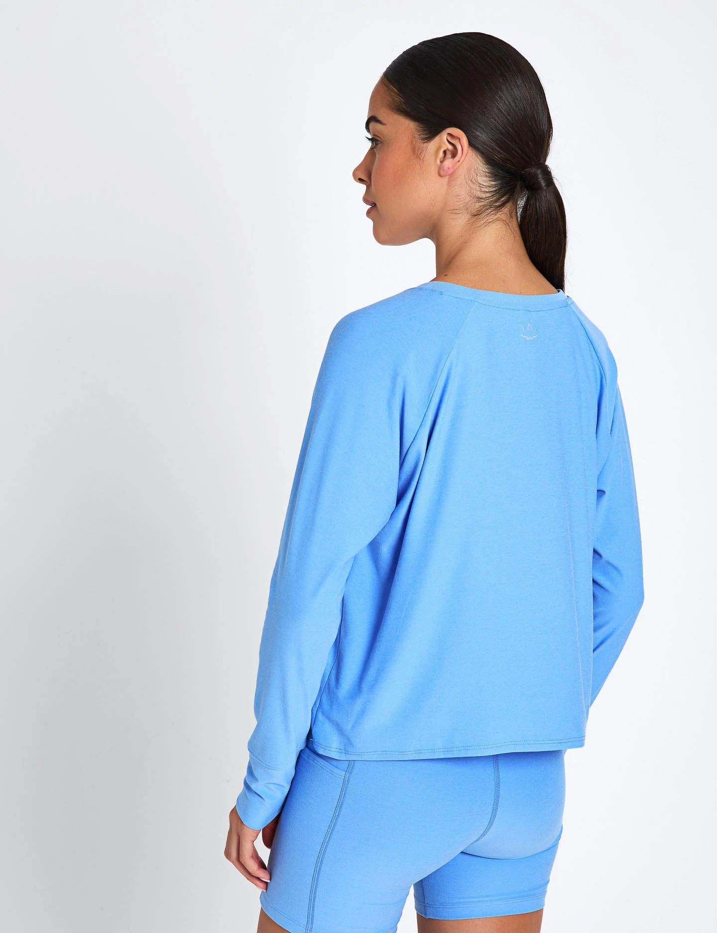 Beyond Yoga Featherweight Daydreamer Pullover - Flower Blue Heather 4 Beyond Yoga Featherweight Daydreamer Pullover - Flower Blue Heather - Image 2
