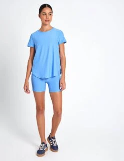 Beyond Yoga Featherweight On The Down Low Tee - Flower Blue Heather -The Sports Edit Store beyond yoga Featherweight On The Down Low Tee Flower Blue Heather LWSD7670 FLBLHS 0010
