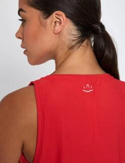 Beyond Yoga Featherweight Rebalance Tank - Candy Apple Red Heather 8 Beyond Yoga Featherweight Rebalance Tank - Candy Apple Red Heather -The Sports Edit Store beyond yoga Featherweight Rebalance Tank Candy Apple Red Heather LWSD4612 CNDARS 0005