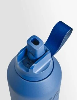 Chilly's Series 2 Flip 500ml Water Bottle - Whale Edition -The Sports Edit Store chillys series 2 flip water bottle whale 500ml 1 2