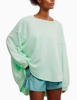 One To Beat Pullover - Pistachio