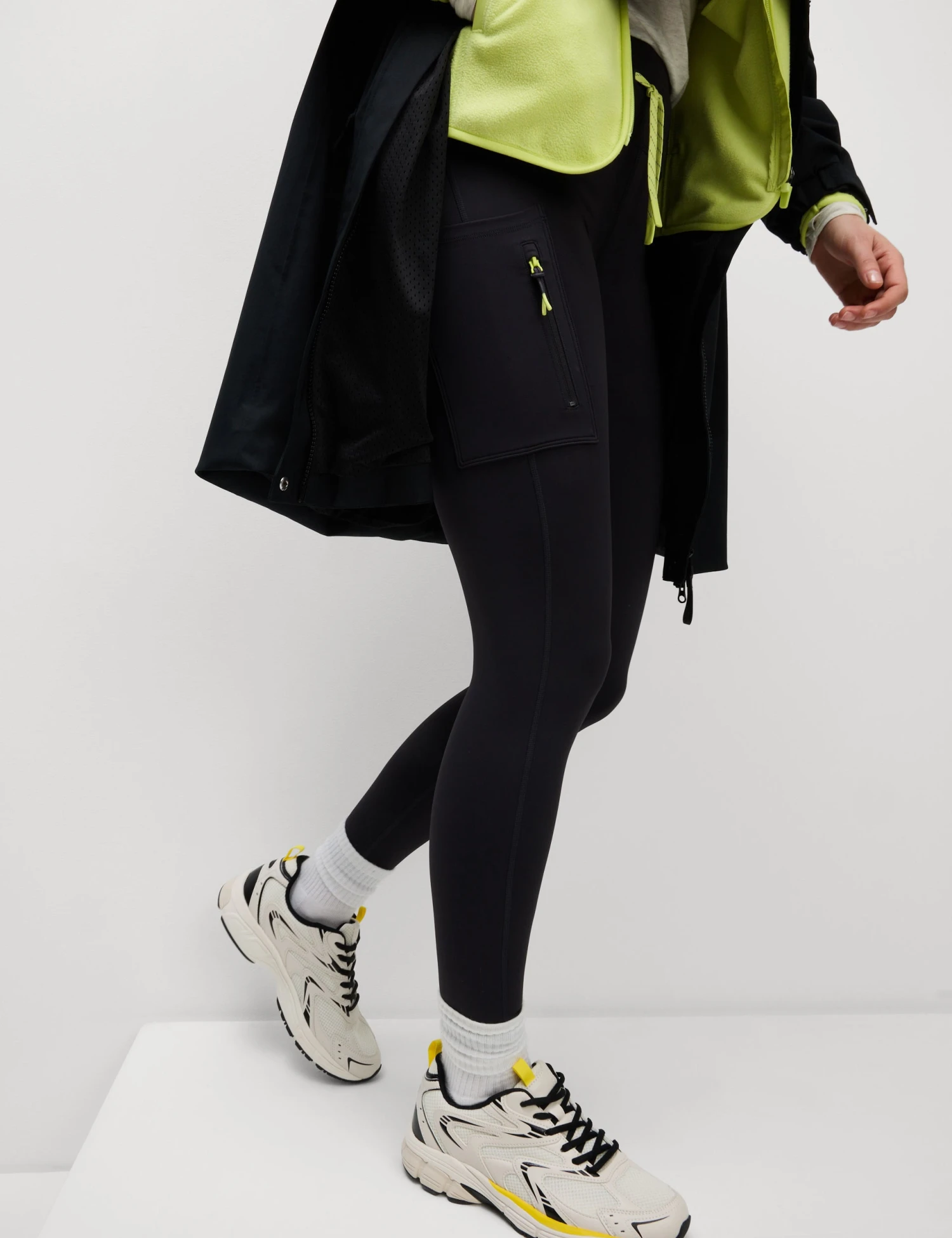 Go Discover Stormwear Walking Leggings - Carbon 4 Go Discover Stormwear Walking Leggings - Carbon - Image 2